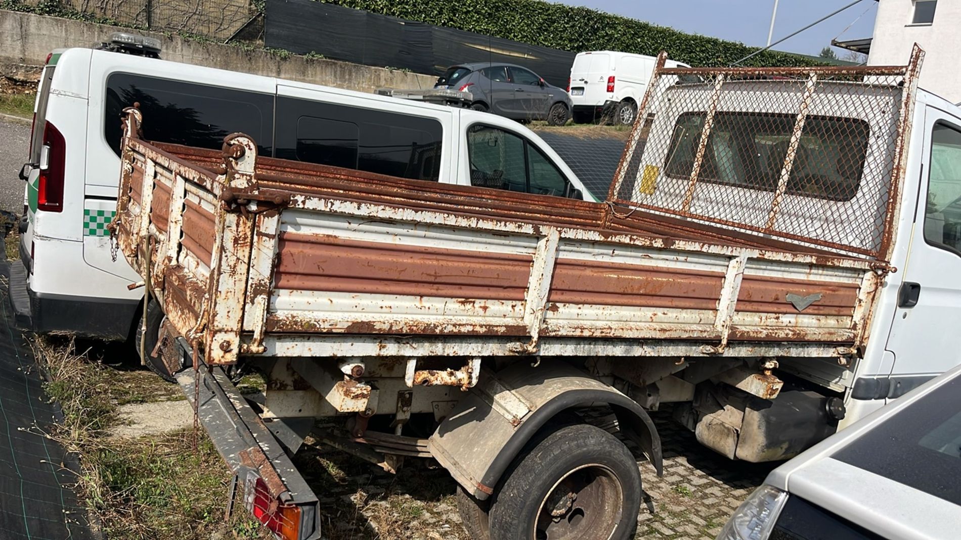 Cassonato ribaltabile trilaterale 2.8 106cv - Gallotti Auto